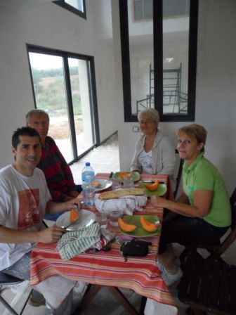 09-06-2011 1er repas à la maison 2